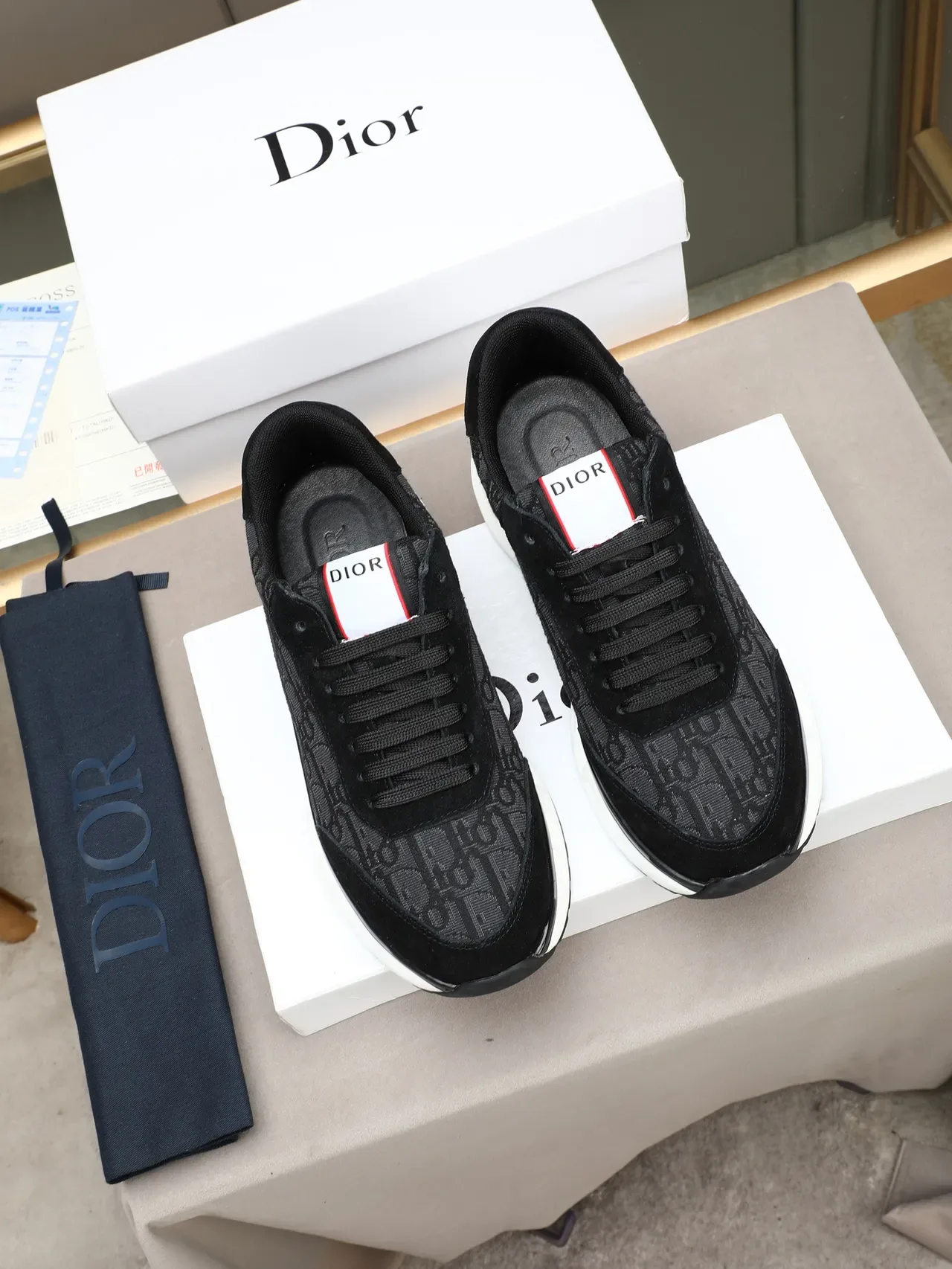 Dior sneakers lifestyle noir blanc monogramme textil overlays daim 2