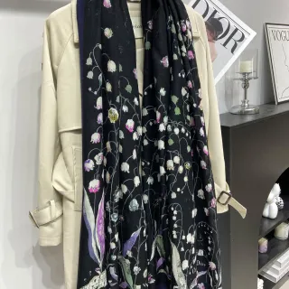 Dior植物铃兰印花黑色丝绸围巾