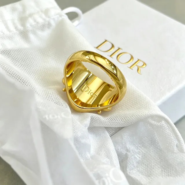 Dior Bague Cabochon Mère de Perle Motif Nœud Doré 2