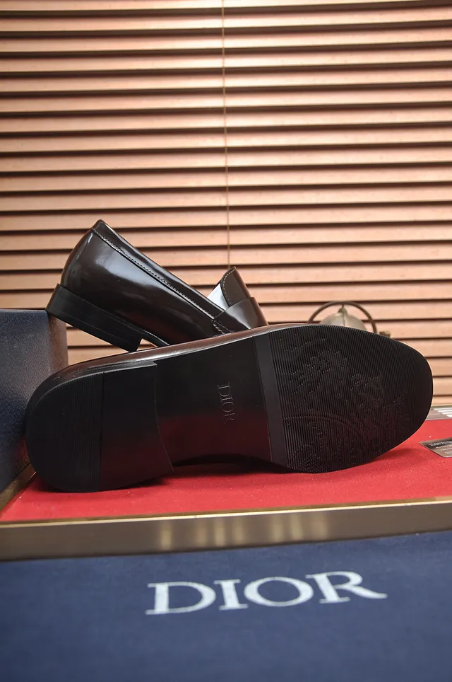 Dior Brown Black Patent Leather Metal Logo Plaque Loafer 3