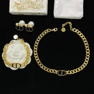 Dior CD Logo Chaîne Dorée Blanche Épaisse Curb Collier Pendentif