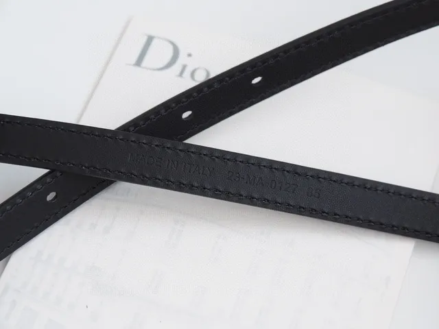 Dior J'adior Ceinture en cuir noir doré à lettrage étroit 3