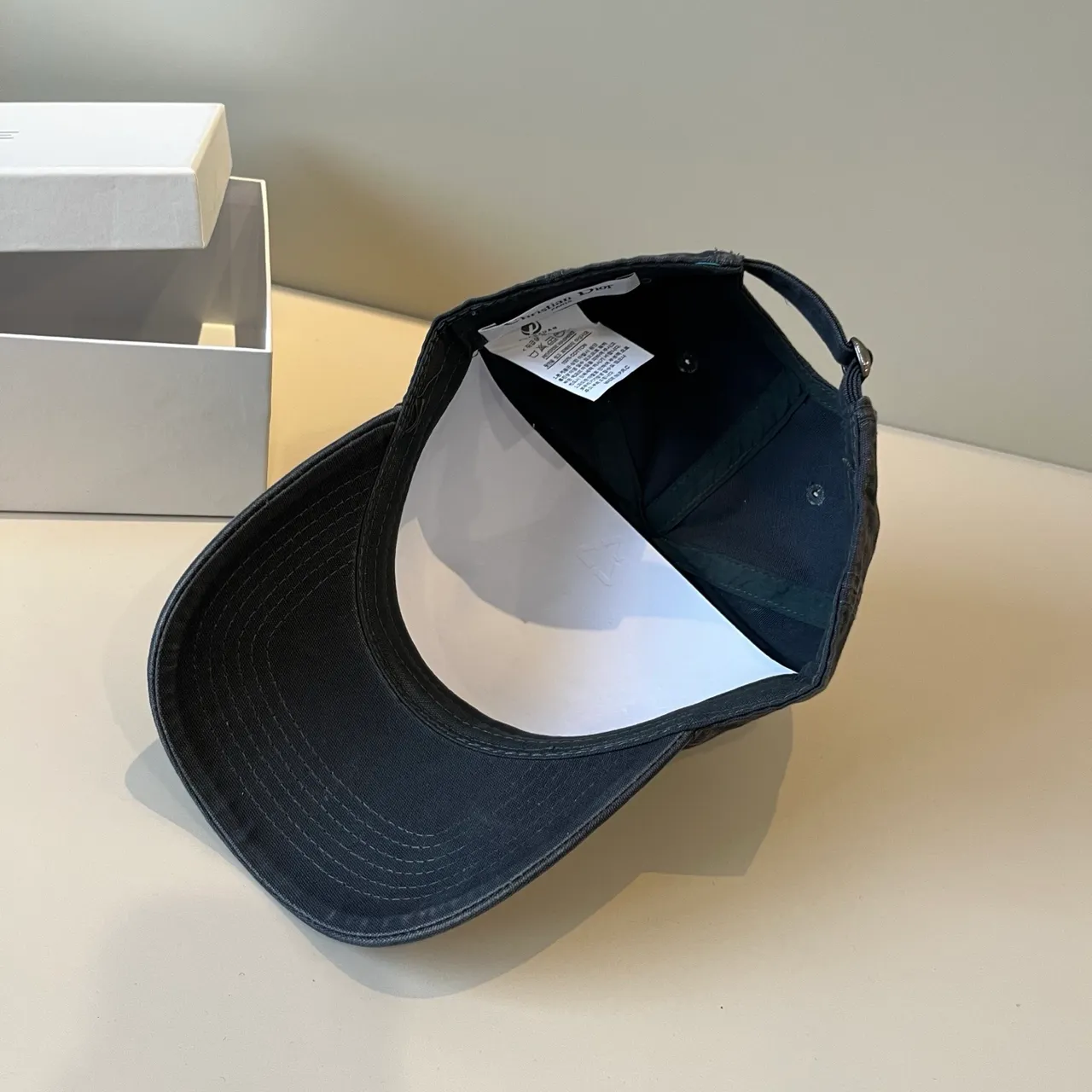 Dior Miss Dior Casquette de baseball grise foncée lavée 5