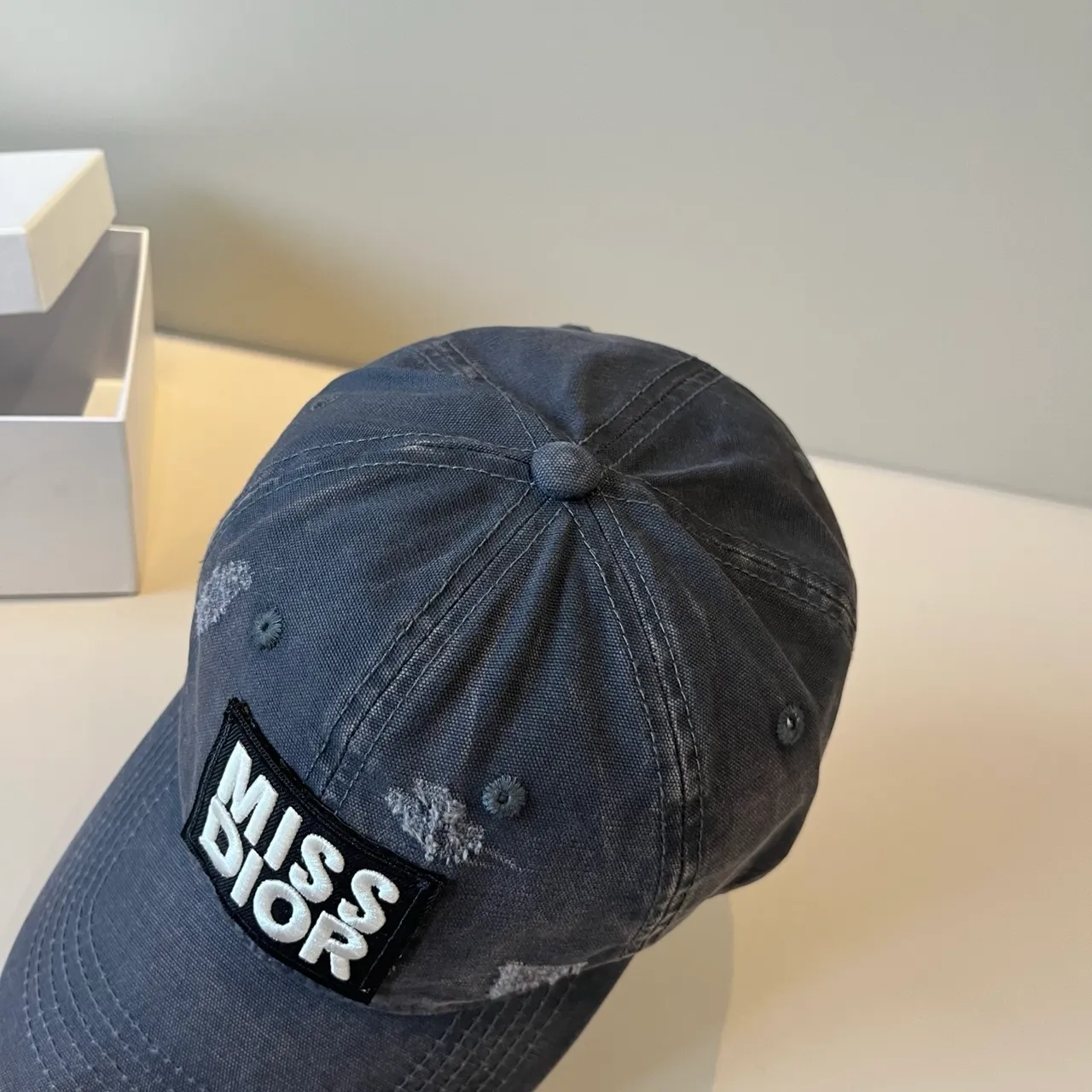 Dior Miss Dior Casquette de baseball grise foncée lavée 8