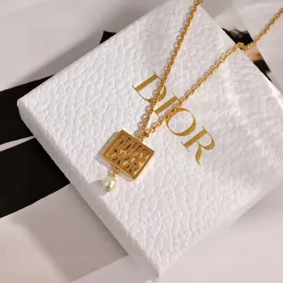 Dior Miss Collier à Chaîne Dorée et Blanche avec Découpe Carrée