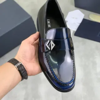 Dior नेवी ब्लैक पैटेंट लेदर मेटल ऑब्लिक बकल लूफर