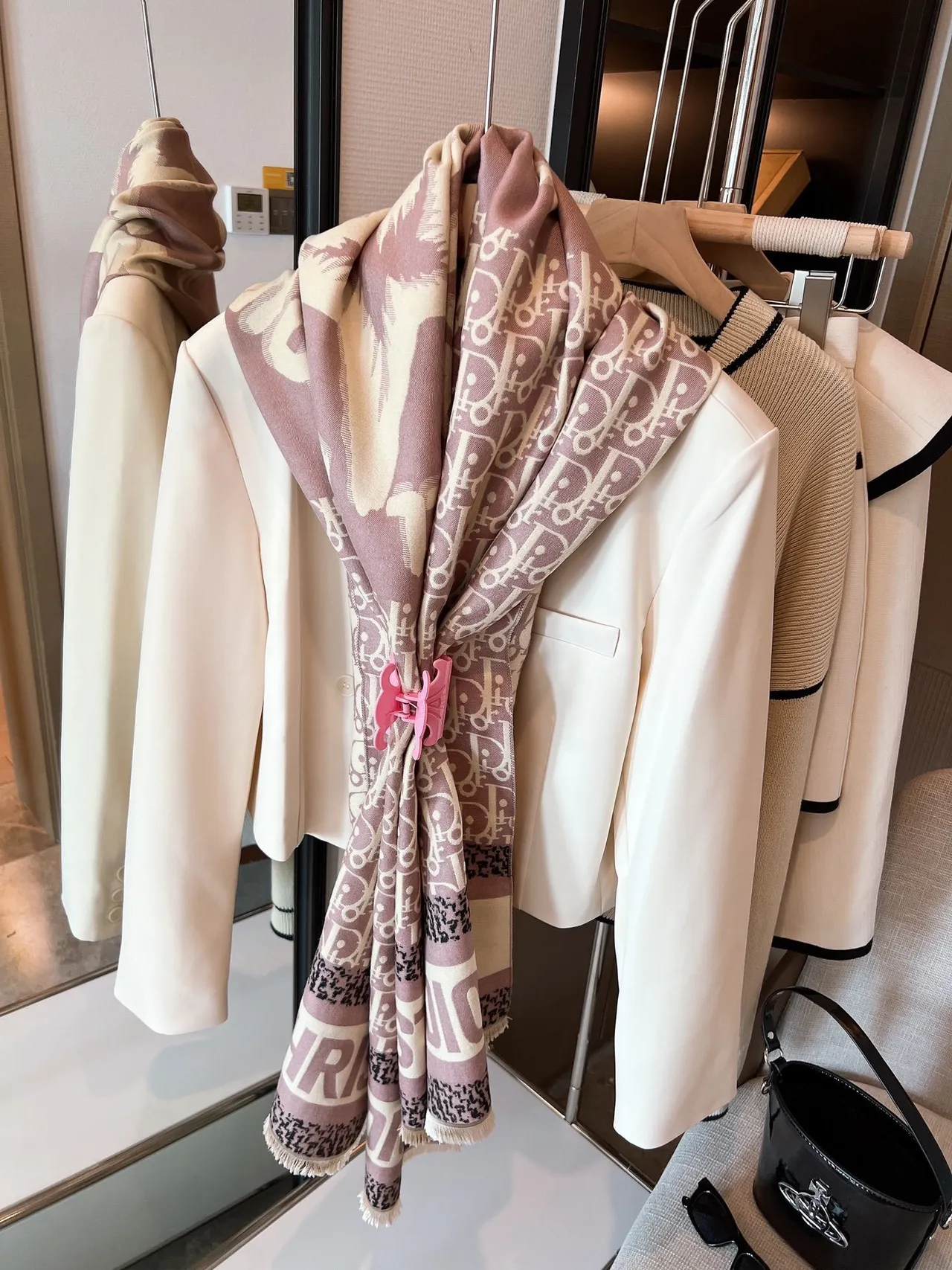 Dior Oblique Navy Beige estampamento monograma lettering bold banda xale 3