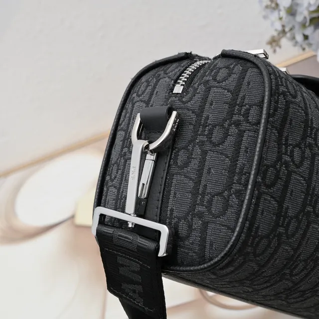 Dior স্যাডেল ধূসর কালো সিলিন্ড্রিক্যাল ব্যারেল সিলহুয়েট মোনোগ্রাম জ্যাকুয়ার্ড কাপড় স্যাডেল ব্যাগ 13