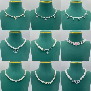 Dior Collier Perles Blanches Argent Chaîne Charme Logo