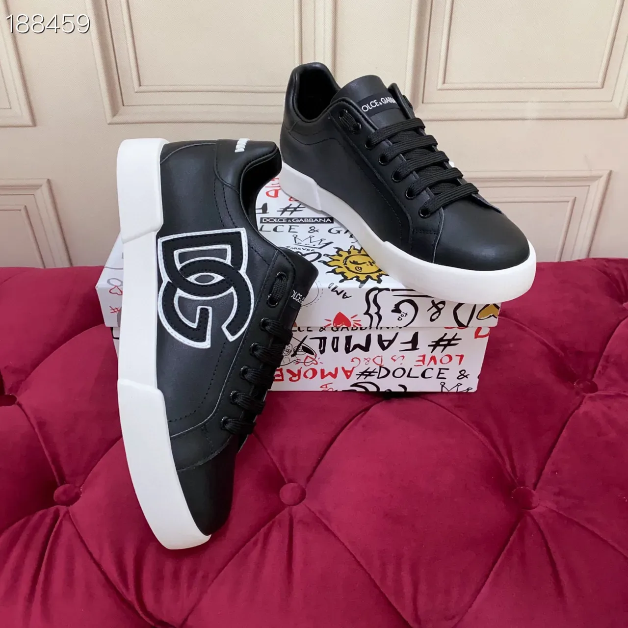 Dolce & Gabbana حذاء أسلوب حياة أسود أبيض جلدي علوي Oversized DG Monogram 3