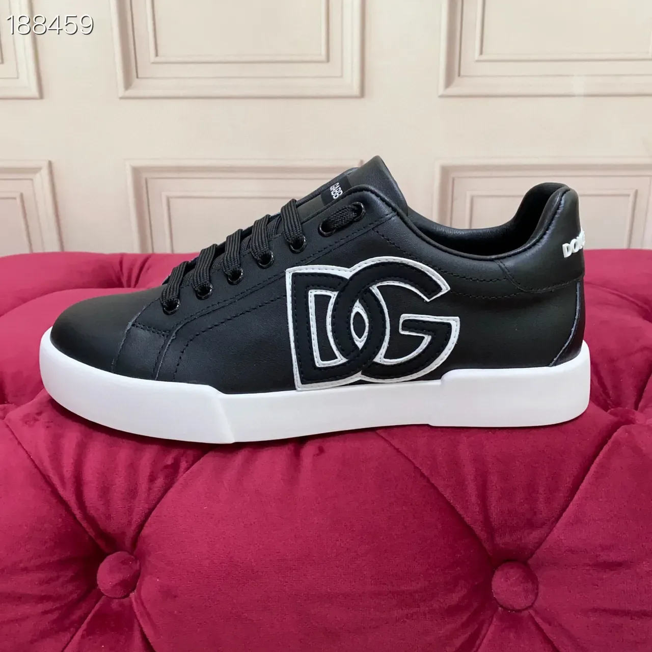 Dolce & Gabbana حذاء أسلوب حياة أسود أبيض جلدي علوي Oversized DG Monogram 4