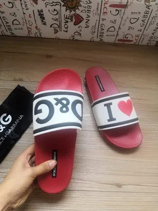Dolce & Gabbana I Love D&G chaussons roses et blancs graphiques 5