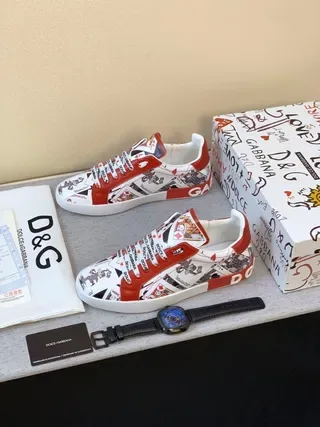 Dolce & Gabbana impressão de cartas de jogar vermelho e branco sapatilhas lifestyle 2