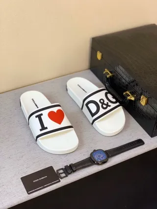Dolce & Gabbana Chaussons blancs noirs imprimés logo bride semelle caoutchouc 4