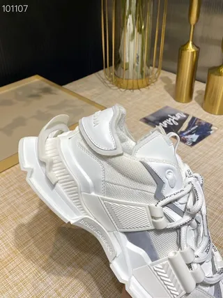 Dolce & Gabbana أبيض رمادي متعدد الحزام إغلاق هجين midsole مصقول متعدد الطبقات كعب سميك 2