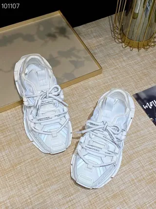 Dolce & Gabbana أبيض رمادي متعدد الحزام إغلاق هجين midsole مصقول متعدد الطبقات كعب سميك 7