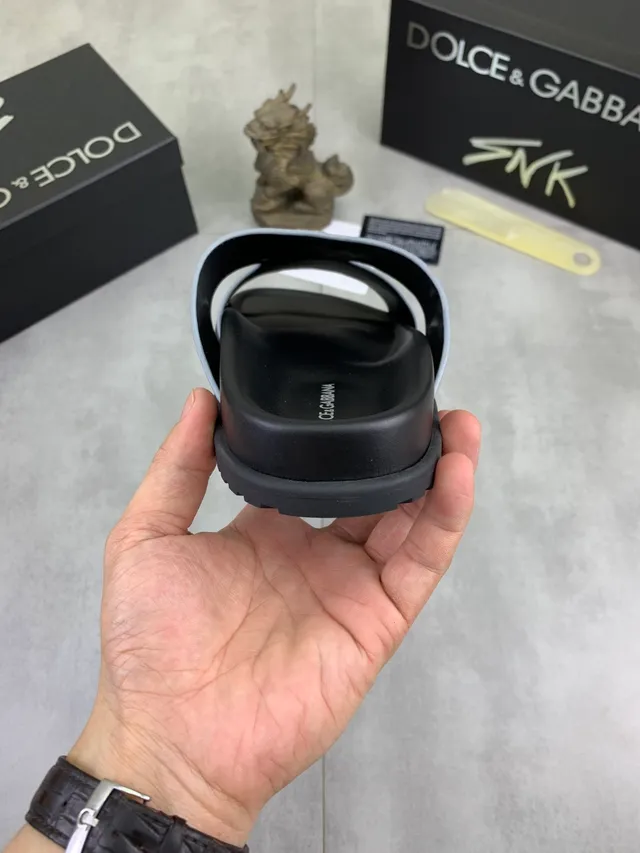 Dolce & Gabbana جلد رمادي DG Logo نعال منزلية 3