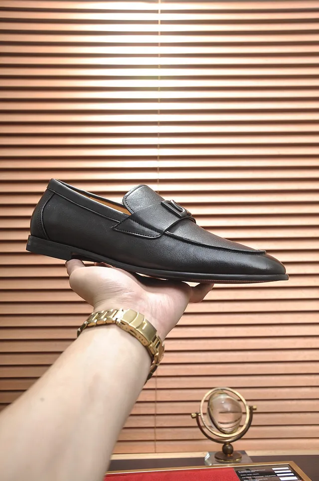 Dolce & Gabbana Portofino Noir Beige Cuir DG Logo Buckle Loafer 7