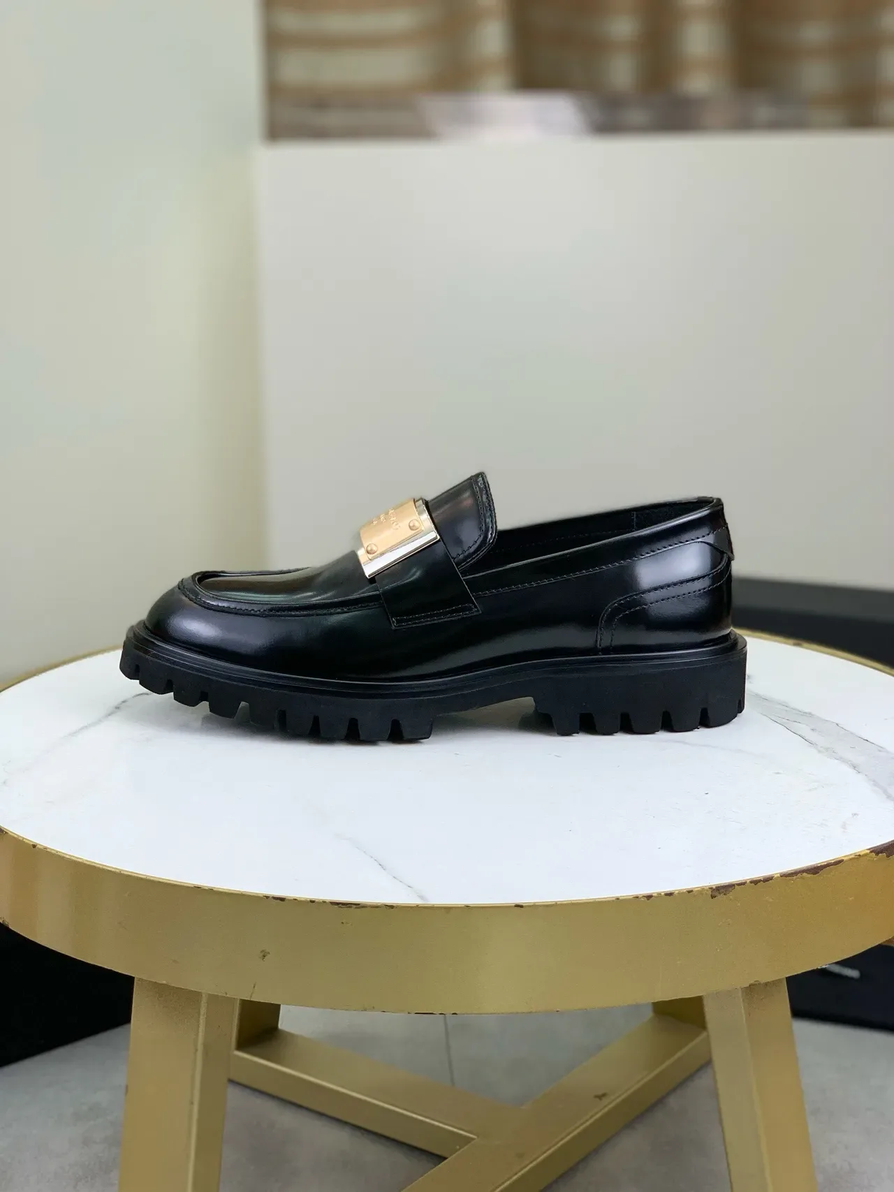 Dolce & Gabbana Portofino Noir Doré Brillant Cuir Patenté Sangle Métallique Plaque Loafer 5