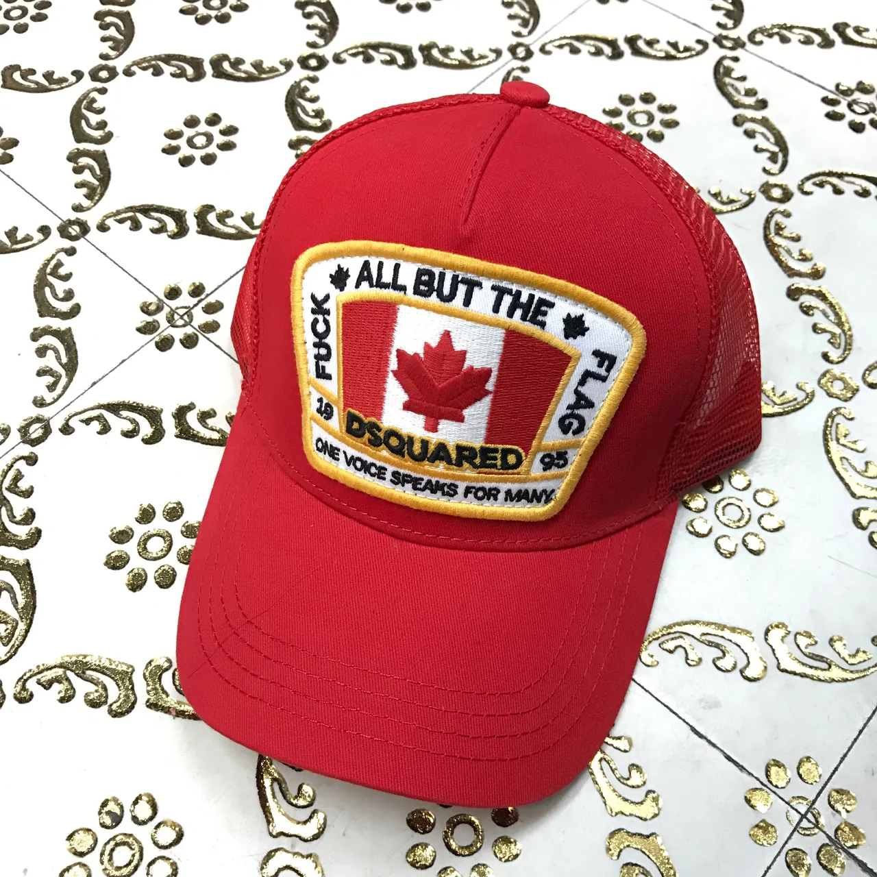 Dsquared2 ICON White Red Embroidered Patch Badge Mesh-Back Construction Baseball Cap 3
