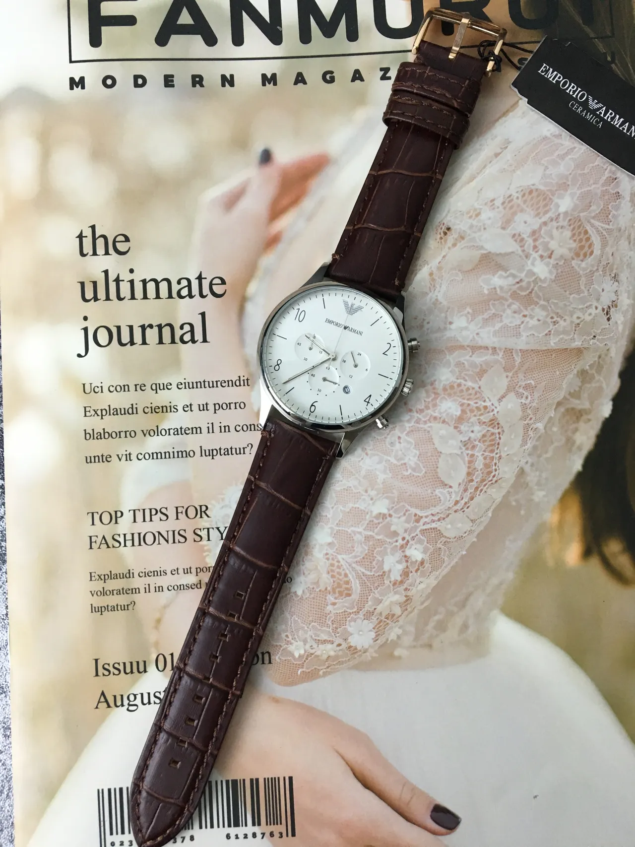 Emporio Armani Montre Chronographe Cadran Blanc Bracelet Cuir Marron Mécanique 8