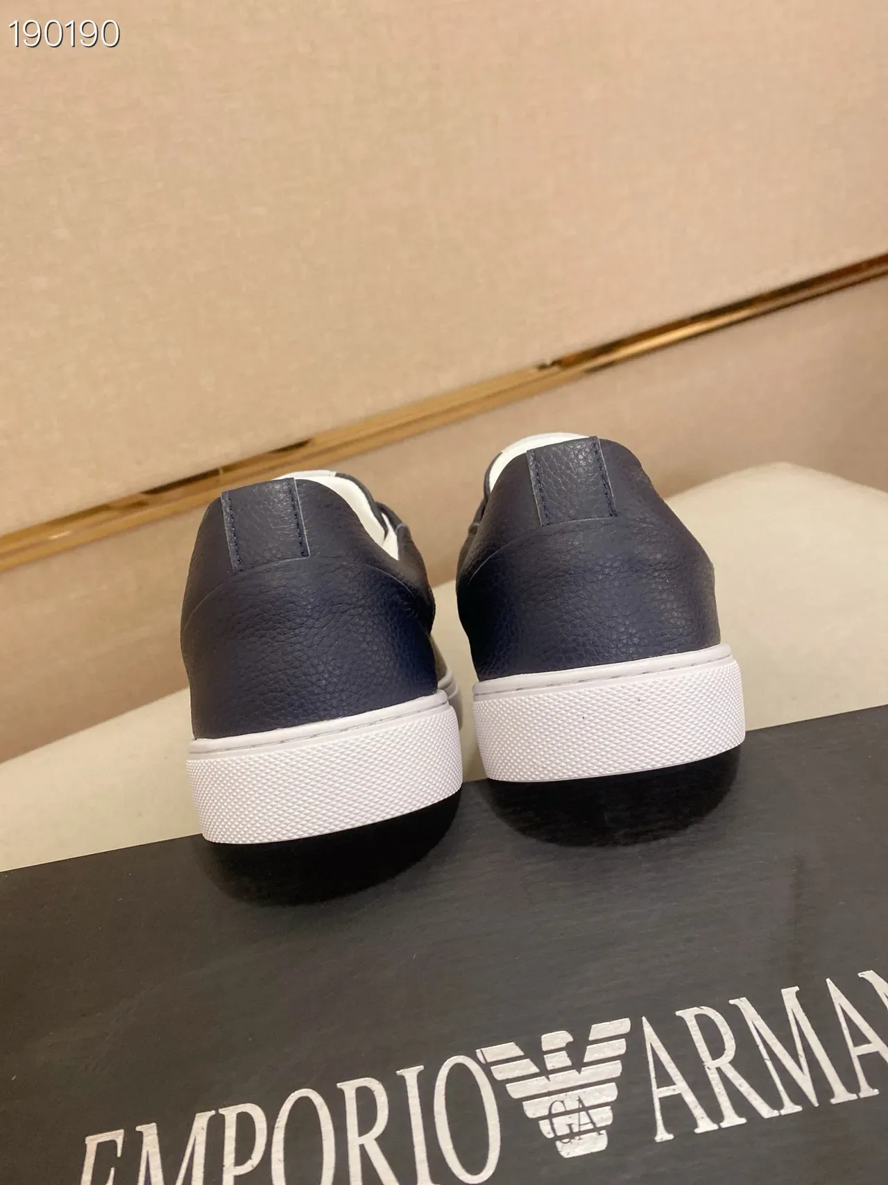 Emporio Armani Navy White Cuir Empeigne Gravé Logo Aigle Lifestyle Sneakers 2