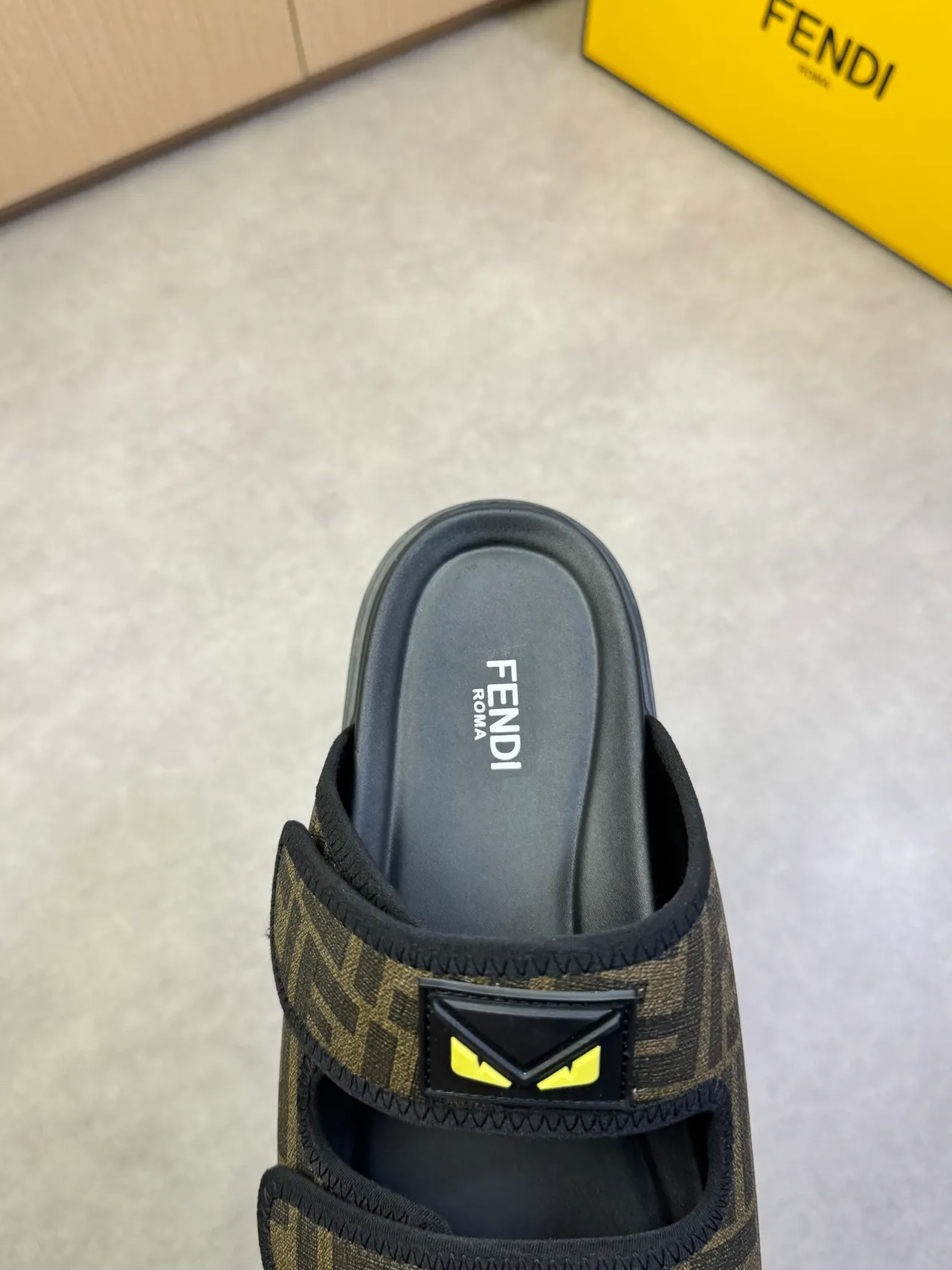 Fendi Preto Marrom Dupla Correia Slide FF Monograma Tecido Sandálias 4