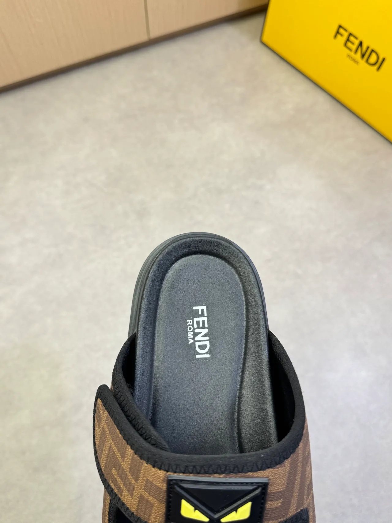 Fendi Preto Marrom Dupla Correia Slide FF Monograma Tecido Sandálias 5