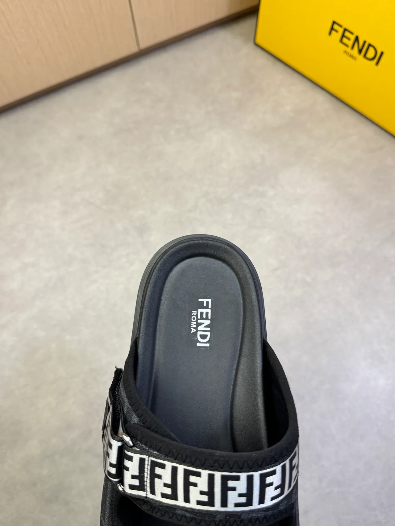 Fendi Preto Marrom Dupla Correia Slide FF Monograma Tecido Sandálias 6