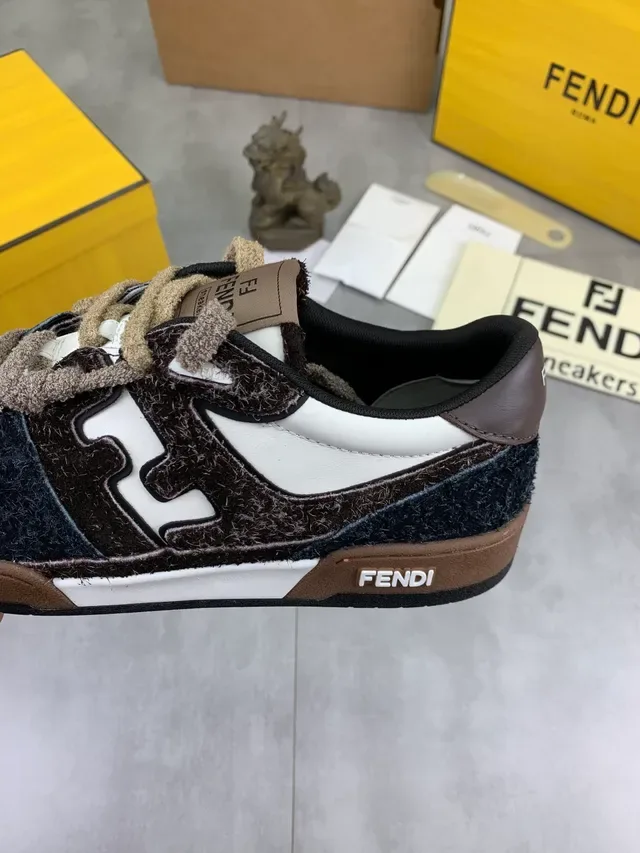 Fendi Sneakers lifestyle avec panels de cuir blanc et upper texturé noir et marron 5