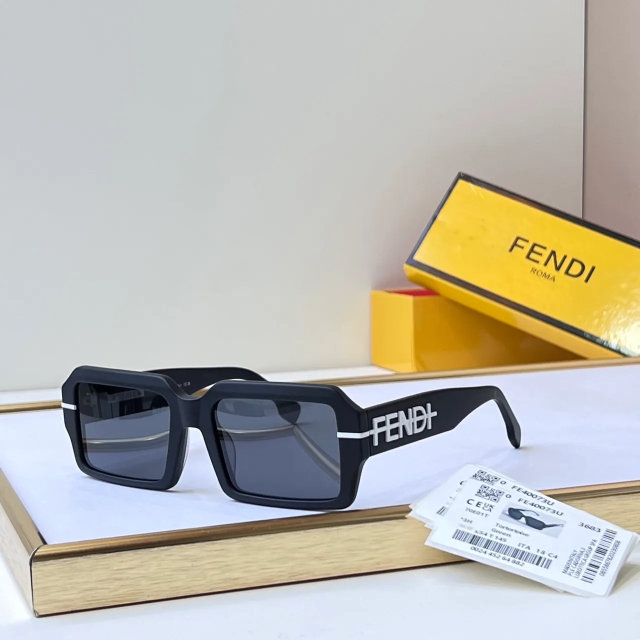 Fendi FE-4007 Oversized Tortoiseshell Rectangular Sunglasses 3