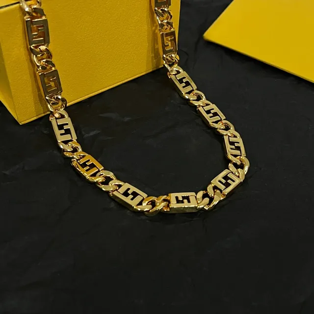 Colar Fendi FF Corrente Dourado 3