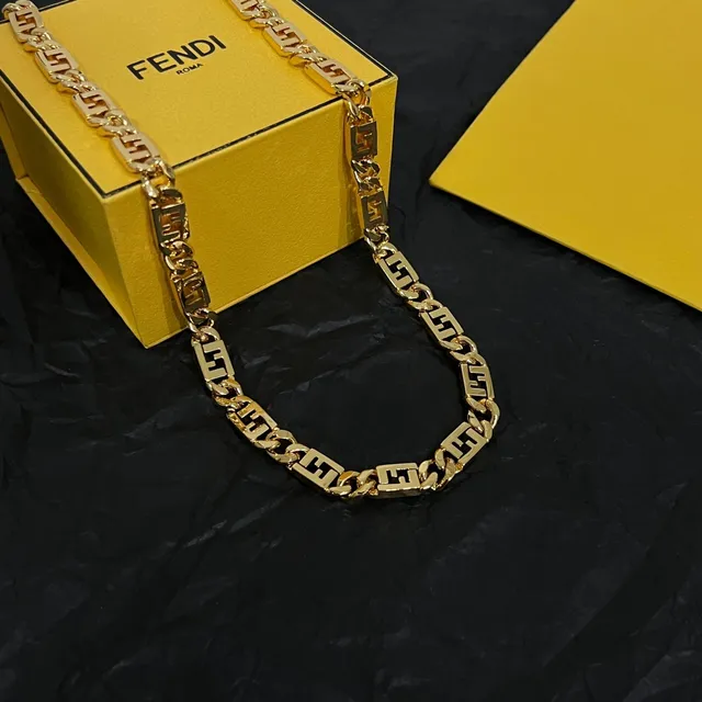 Colar Fendi FF Corrente Dourado 4