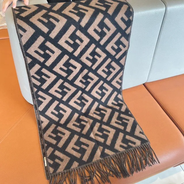 Fendi FF Monogram écharpe cachemire beige et noir 2