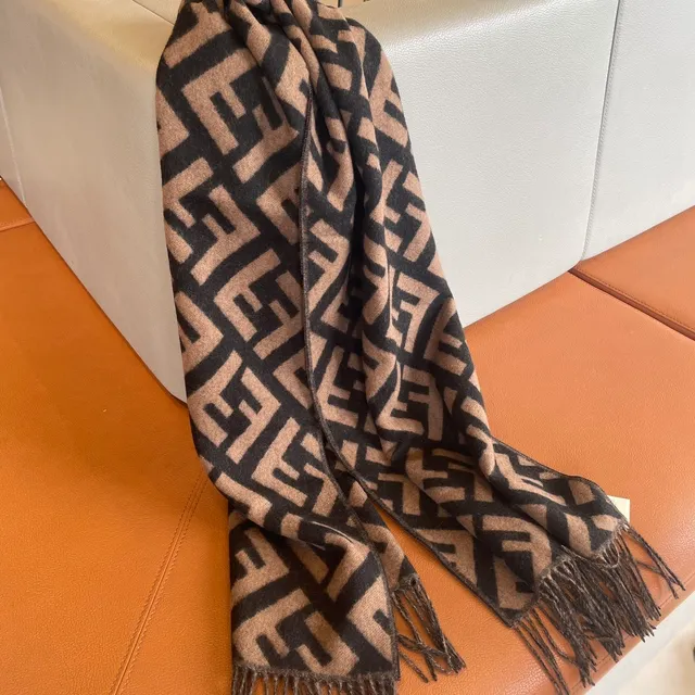 Fendi FF Monogram écharpe cachemire beige et noir 5