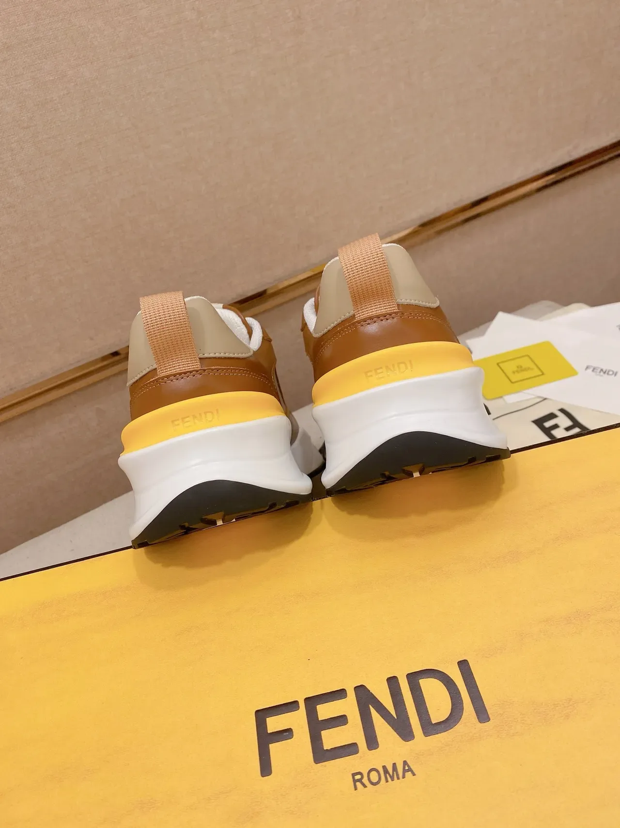 Fendi First Marrom Bege Multi-Material Parte Superior Esculpido Solado Intermediário Tênis Estilo de Vida 3
