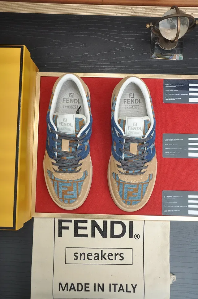 Fendi First Monogram Jacquard Beige Blue أحذية رياضية أسلوب الحياة 3