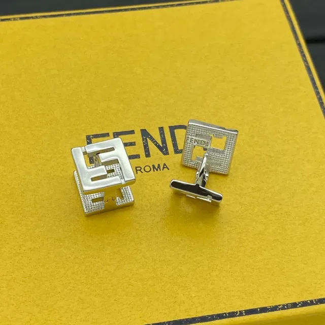 Fendi Or Argent Carré interlocking FF Logo Boucles d'oreilles 3