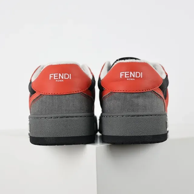 Fendi Cinza Vermelho Oversized FF Logo Painéis de Lona e Couro em Camadas Lifestyle Sneakers 8