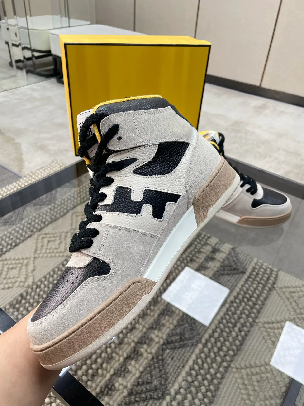Fendi H-Logo حذاء رياضي عالي الارتفاع رمادي أسود أصفر نمط حياة حذاء رياضي 5