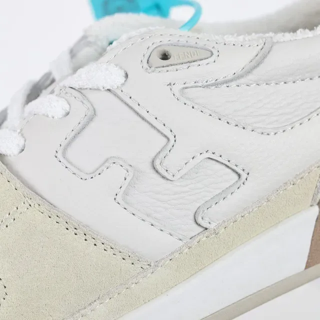 Fendi Tênis Lifestyle Bege Marrom Camada Camurça E Couro Superior Painel Lateral FF-Motif Tênis Lifestyle 6
