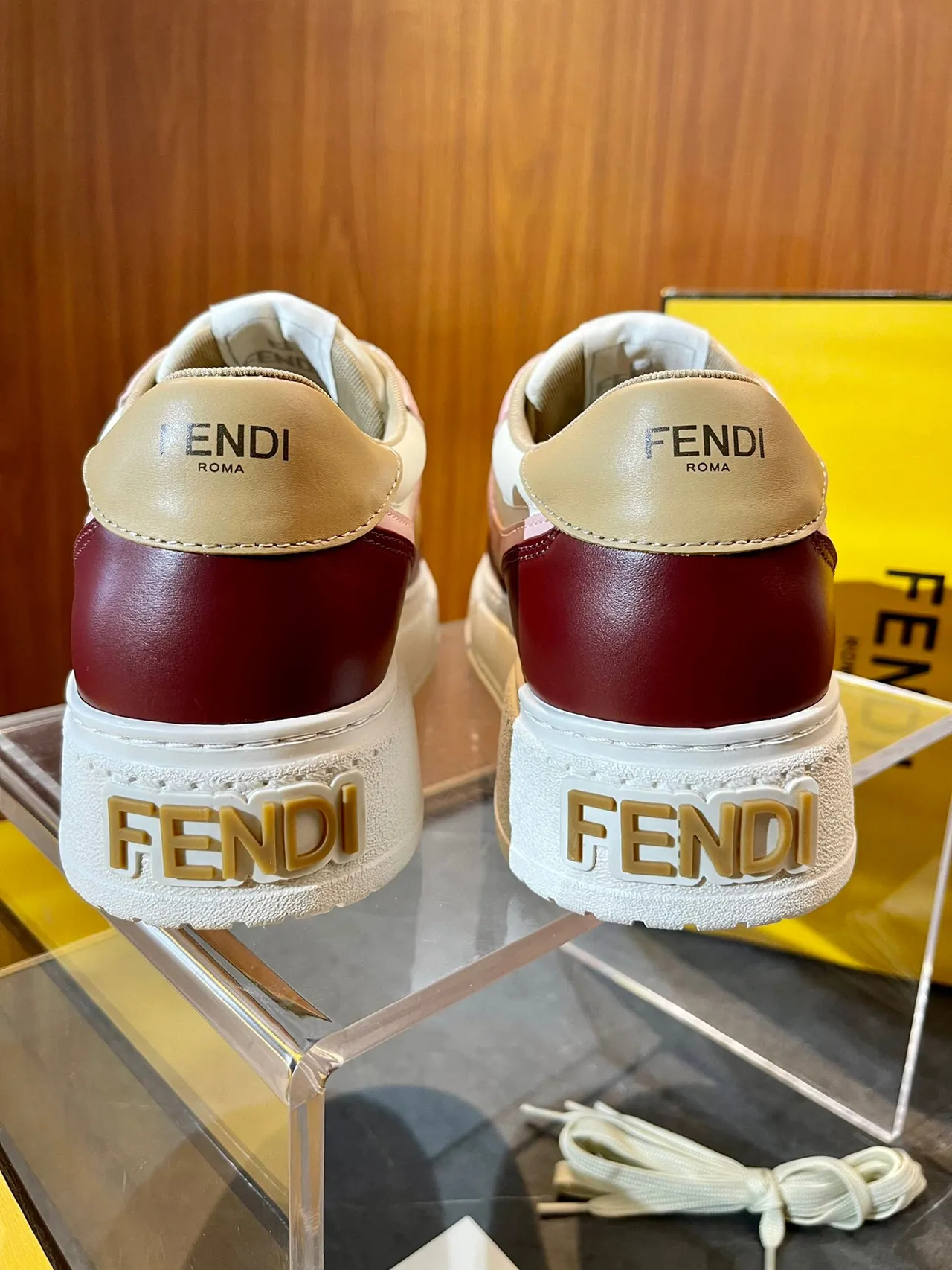Fendi Multi-panneau Bordeaux Beige Rose Style de vie Sneakers 4