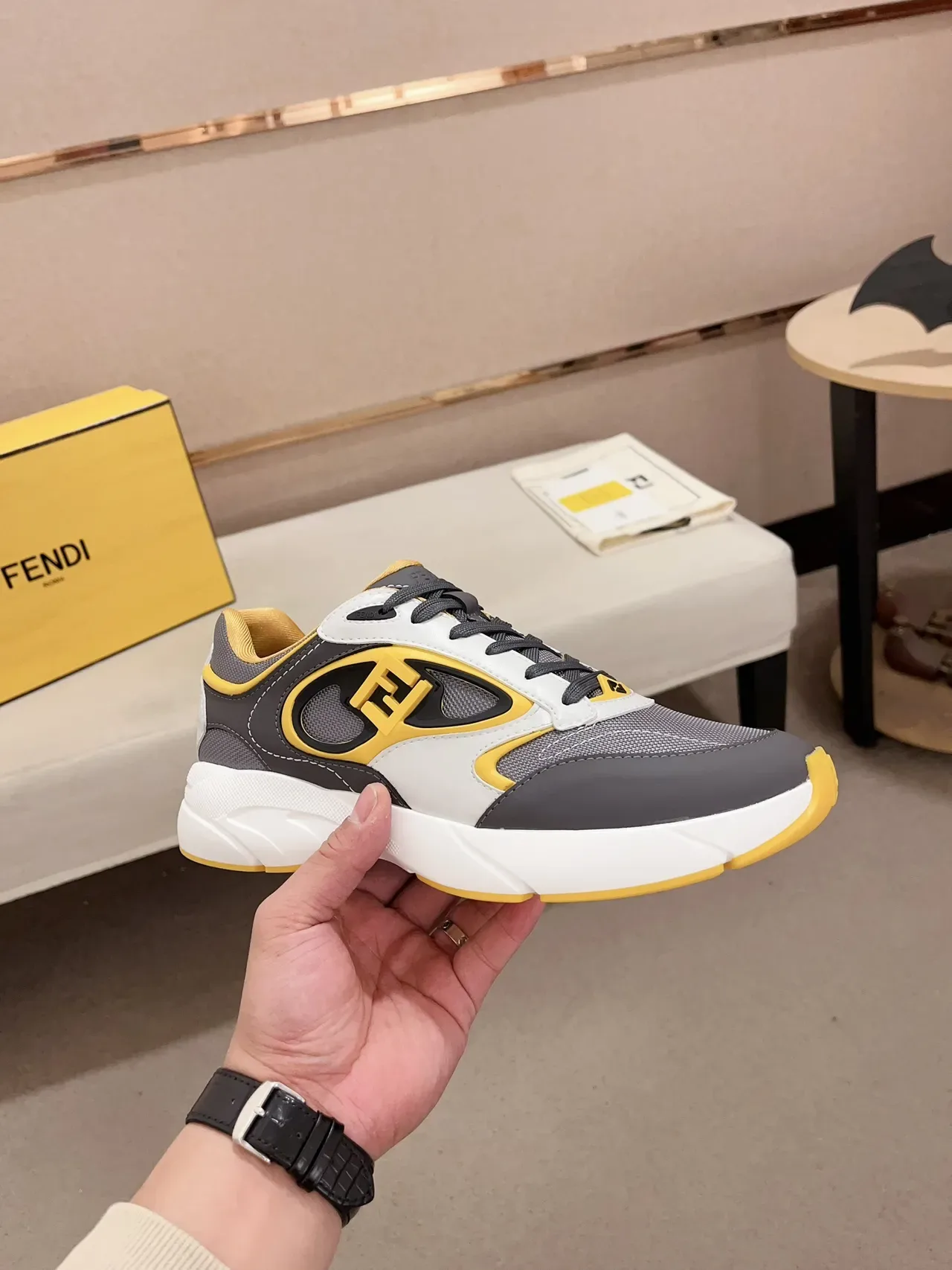Fendi Blanc Jaune Chunky Sculpted Midsole Maillage et Cuir Sneakers Lifestyle 5