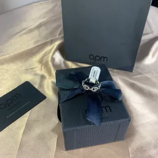 APM Monaco Interlocking Oval Pavé Ring