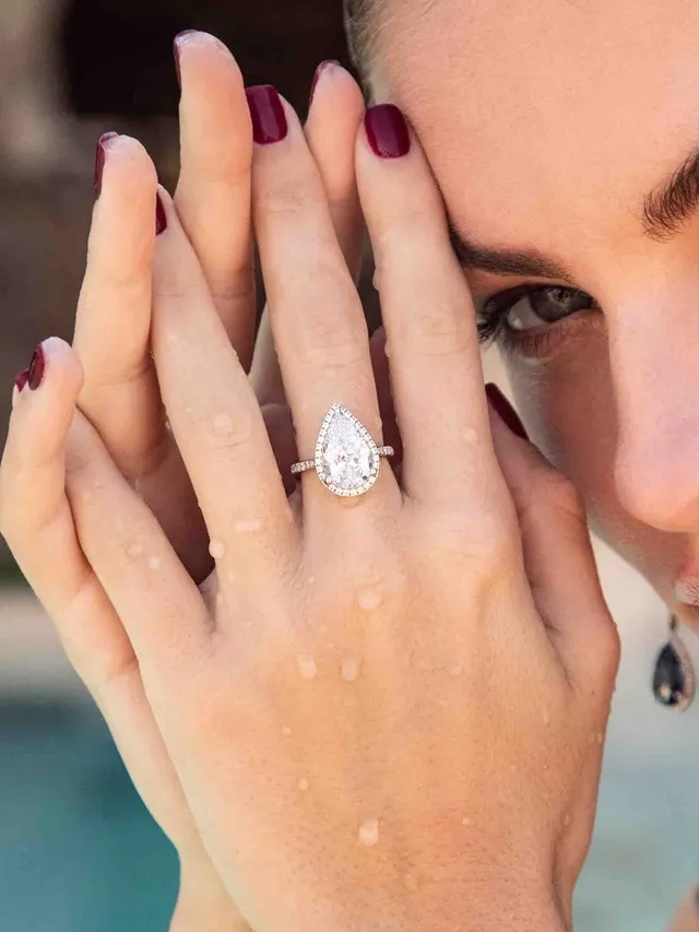 apm Monaco Pear-Cut Halo Diamond Rings 9