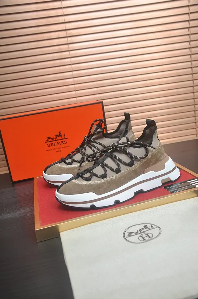 Beige and White Chunky Lifestyle Sneaker 2