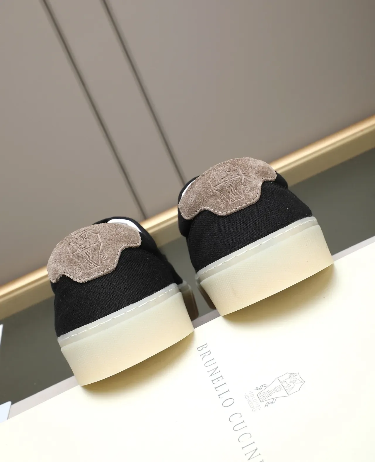 Black Beige Canvas Upper Low-Top Silhouette Casual Shoes 3