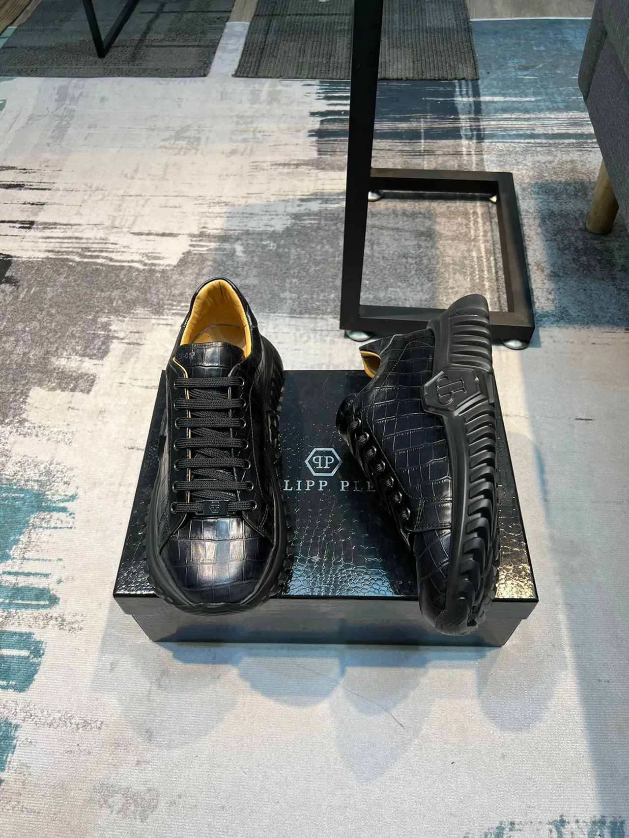 Black Beige Crocodile-Embossed Leather Platform Sole Chunky Sneakers 5