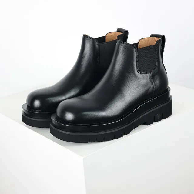 Black Chunky Platform Chelsea Boots 2