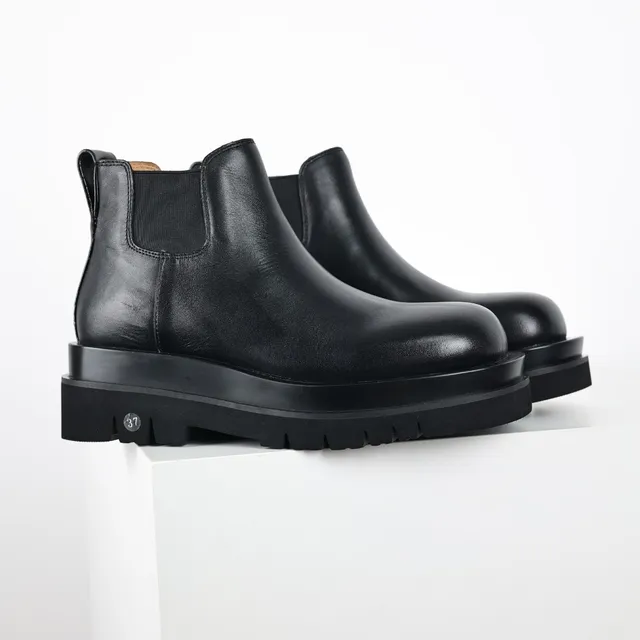 Black Chunky Platform Chelsea Boots 3